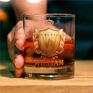 Personalized Whisky Glass with Gold‑Emblem Detailing, Classic Old‑Fashioned Cocktail Tumbler, Premium Birthday Gift for Men & Whisky Connoisseurs